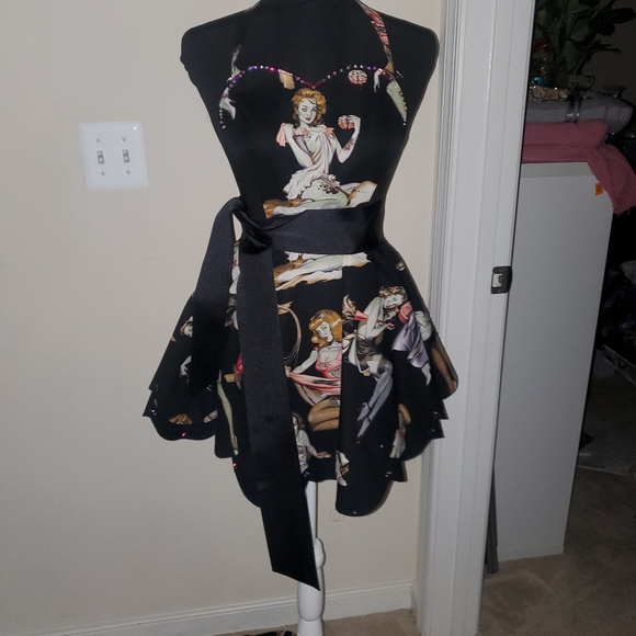 Pin up zombie apron - Picture 6 of 7